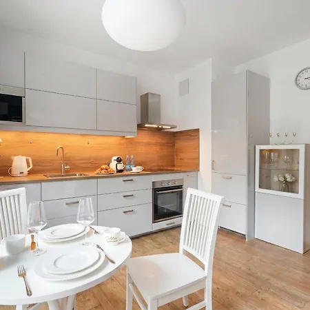 Urban Chic - One Bedroom - Stays&g85-5 Апартаменты Варшава